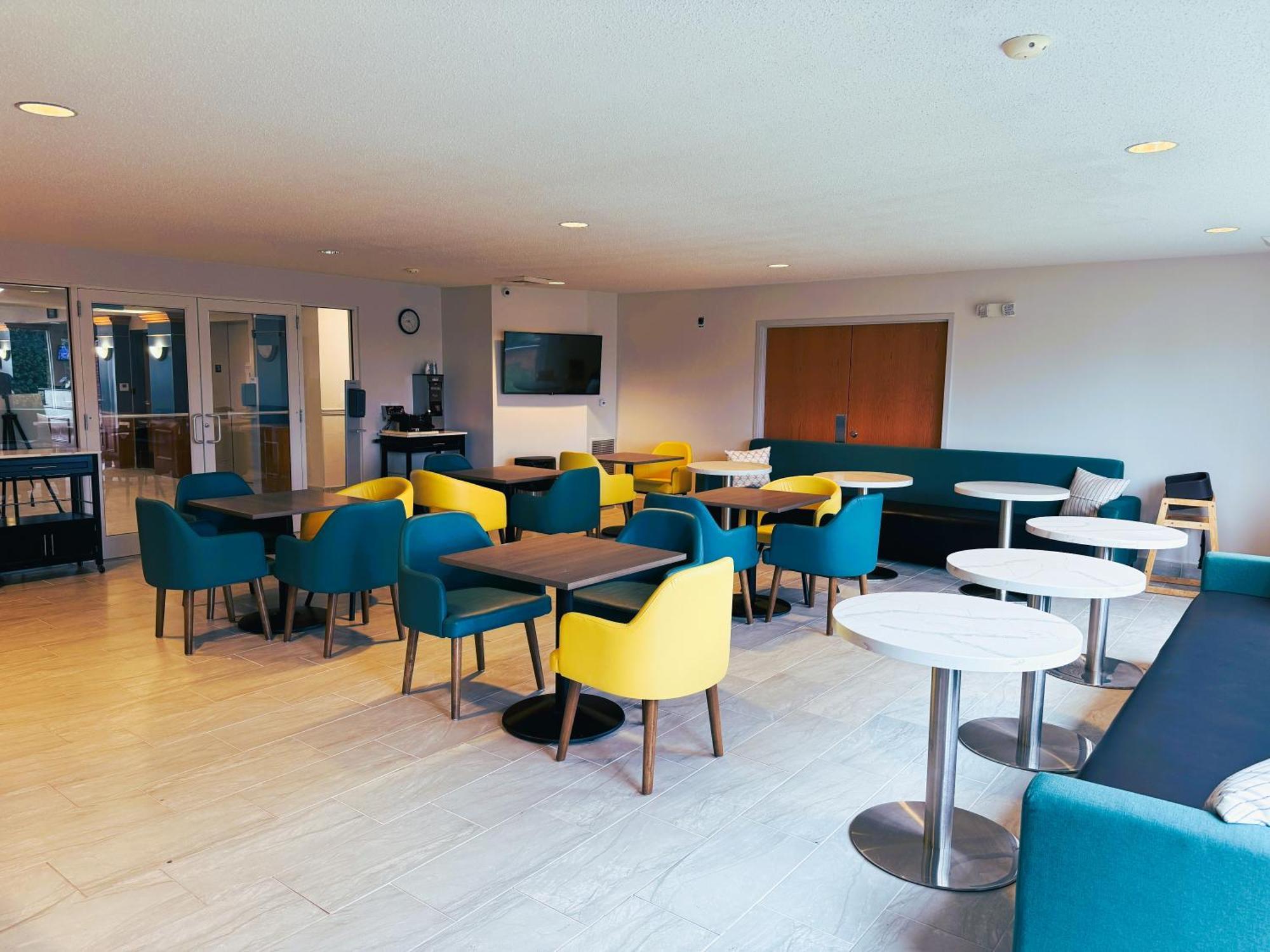 Comfort Inn & Suites Sheboygan I-43 מראה חיצוני תמונה
