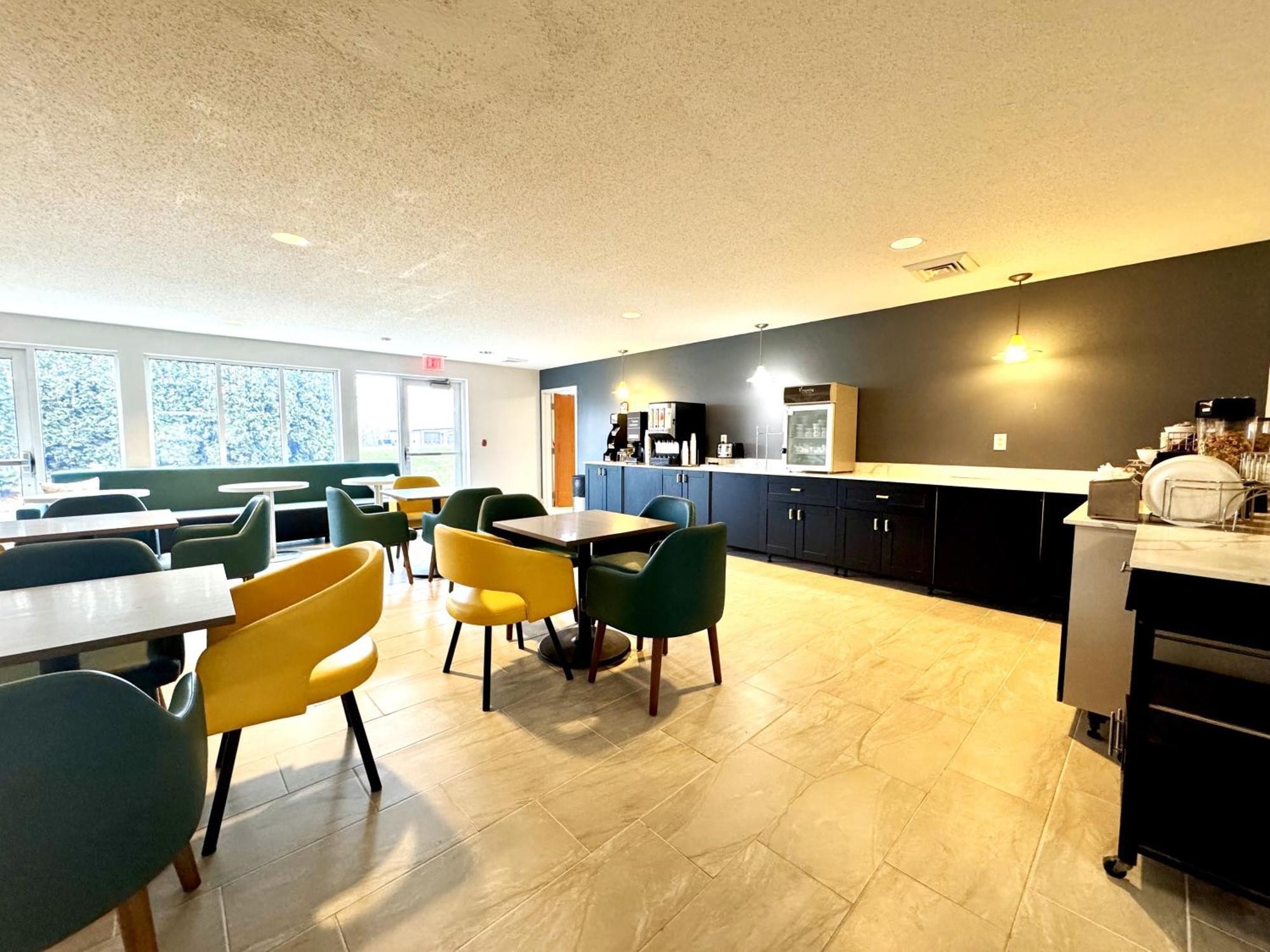 Comfort Inn & Suites Sheboygan I-43 מראה חיצוני תמונה
