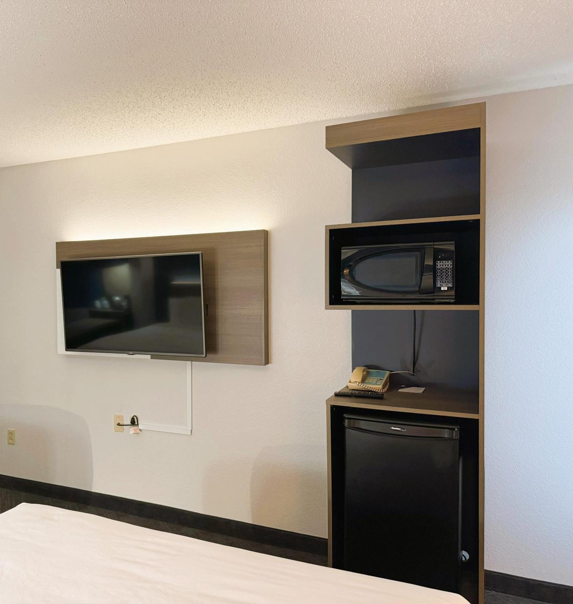 Comfort Inn & Suites Sheboygan I-43 מראה חיצוני תמונה