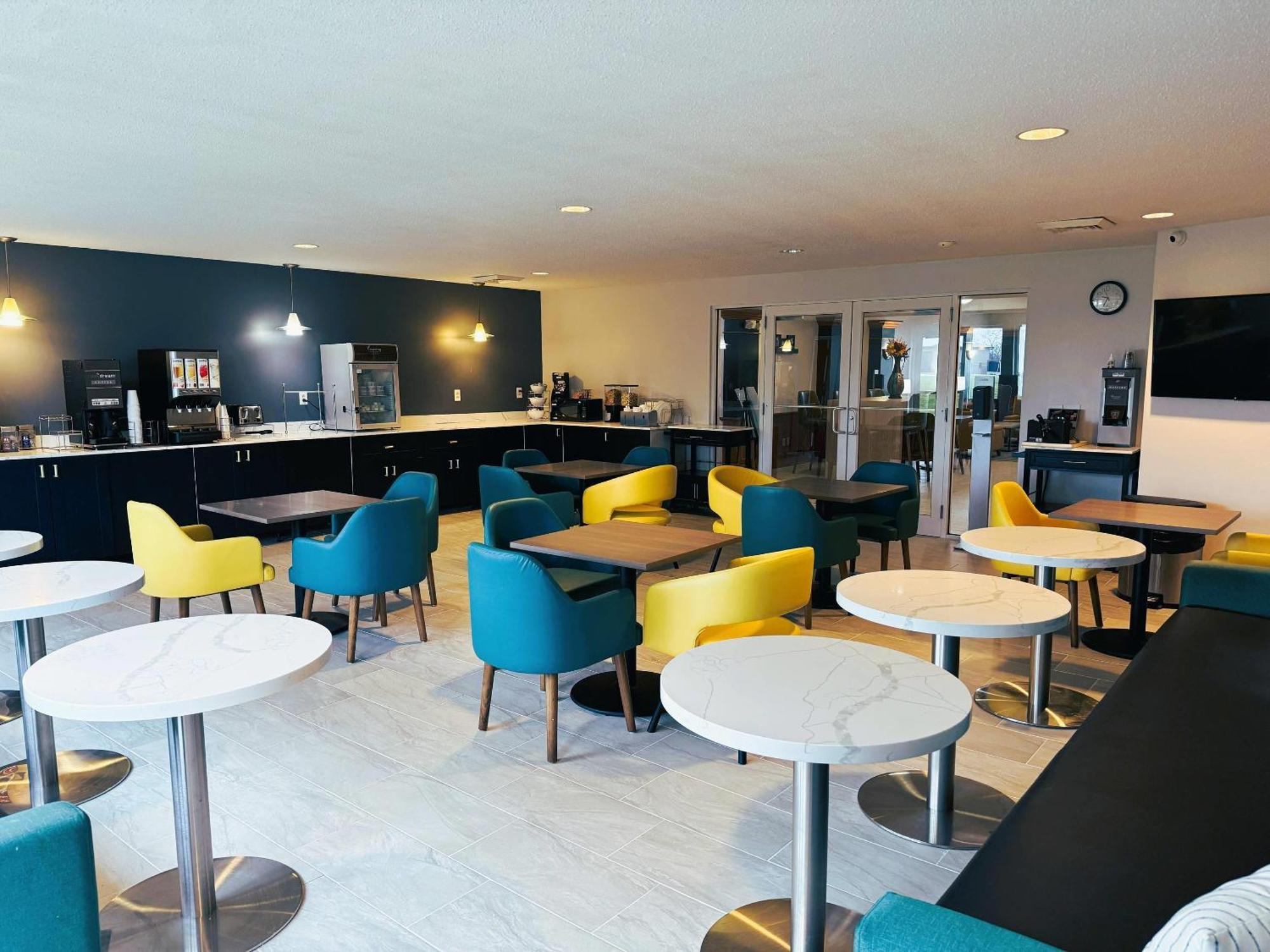Comfort Inn & Suites Sheboygan I-43 מראה חיצוני תמונה