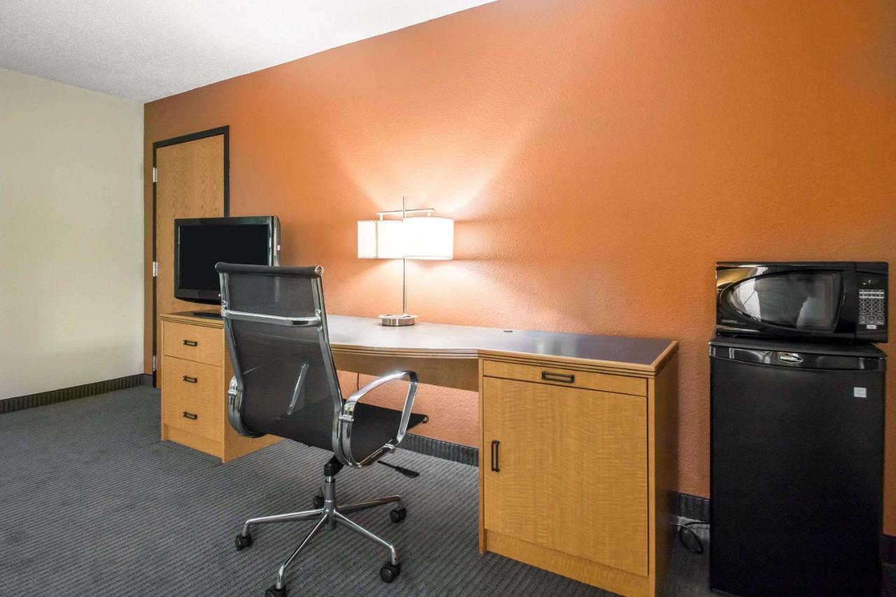 Comfort Inn & Suites Sheboygan I-43 מראה חיצוני תמונה
